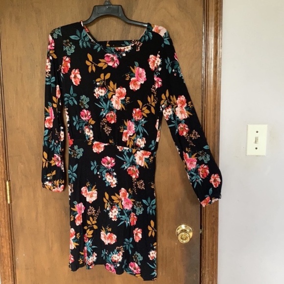 Relisted Loft dress floral print with cut out in back party event casual 6P - Picture 9 of 13
